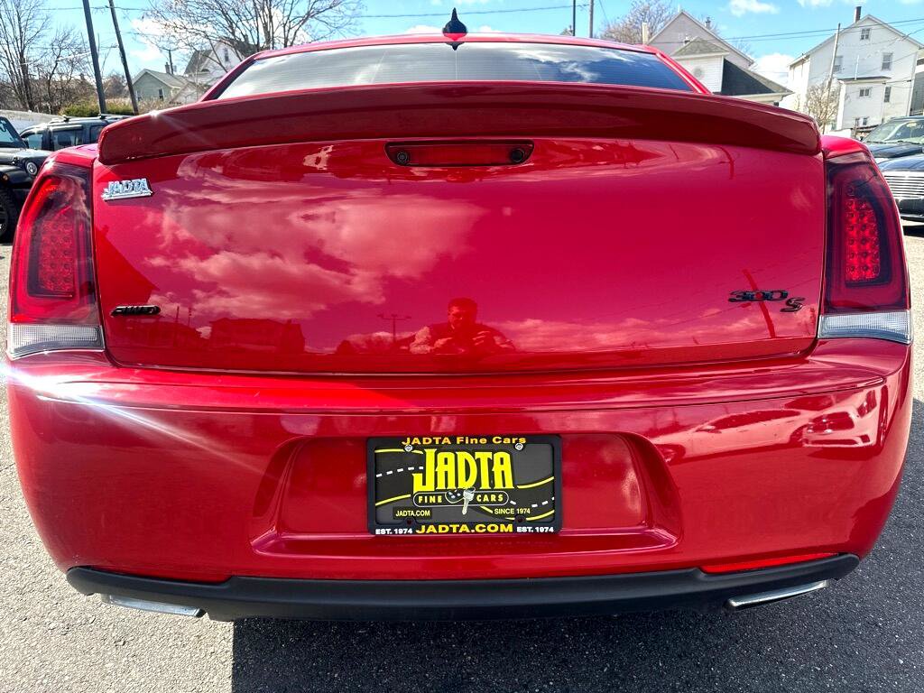 Used 2016 Chrysler 300 S image 6