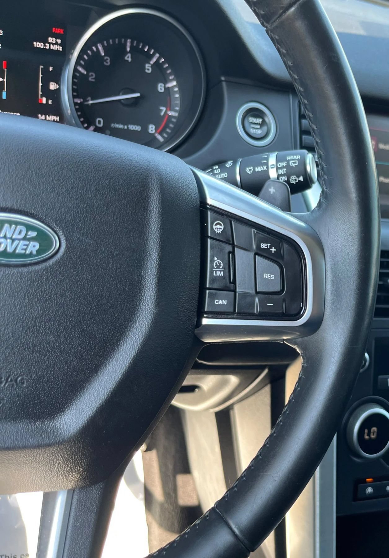 Used 2016 Land Rover Discovery Sport HSE AWD/4WD image 31
