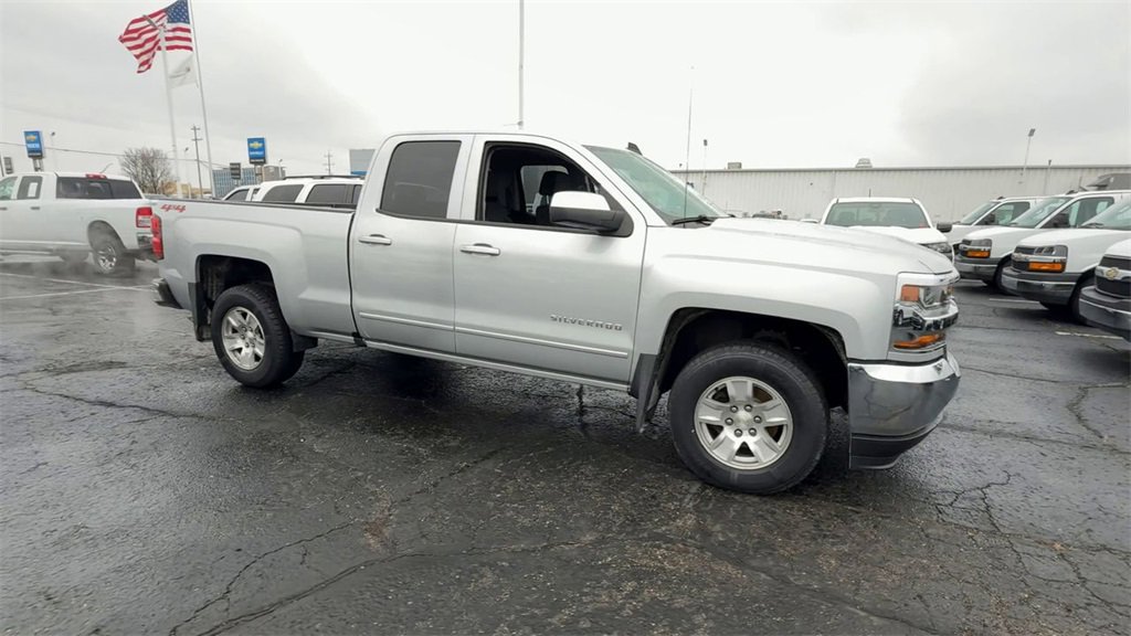 Used 2018 Chevrolet Silverado 1500 LT image 2
