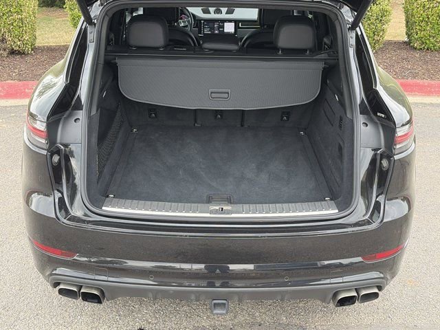 Used 2019 Porsche Cayenne Turbo image 6