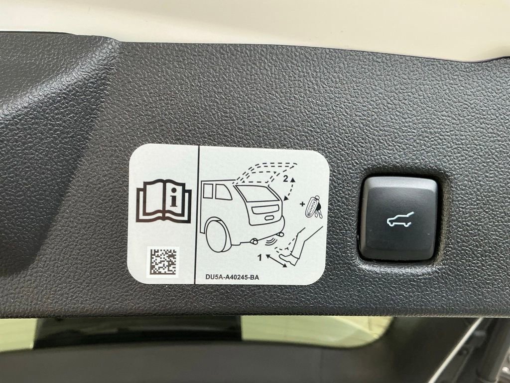 Used 2020 Ford Escape SEL FWD image 18