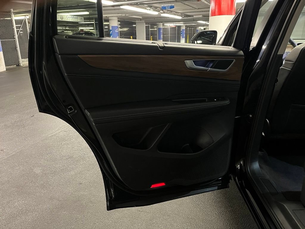 Used 2024 Volkswagen Atlas SE AWD/4WD image 22