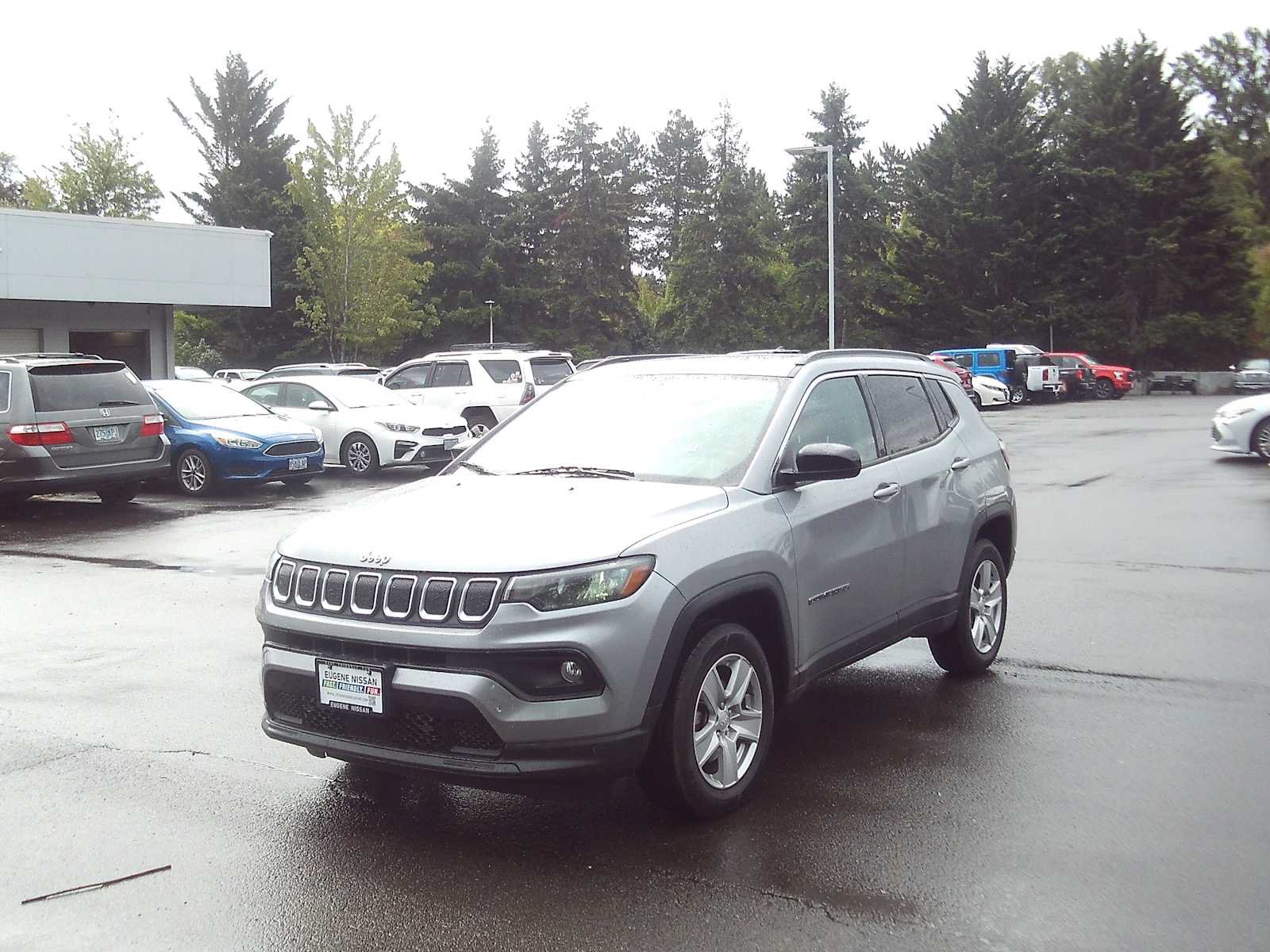 Used 2022 Jeep Compass Latitude w/ Sun and Sound Group AWD/4WD image 1