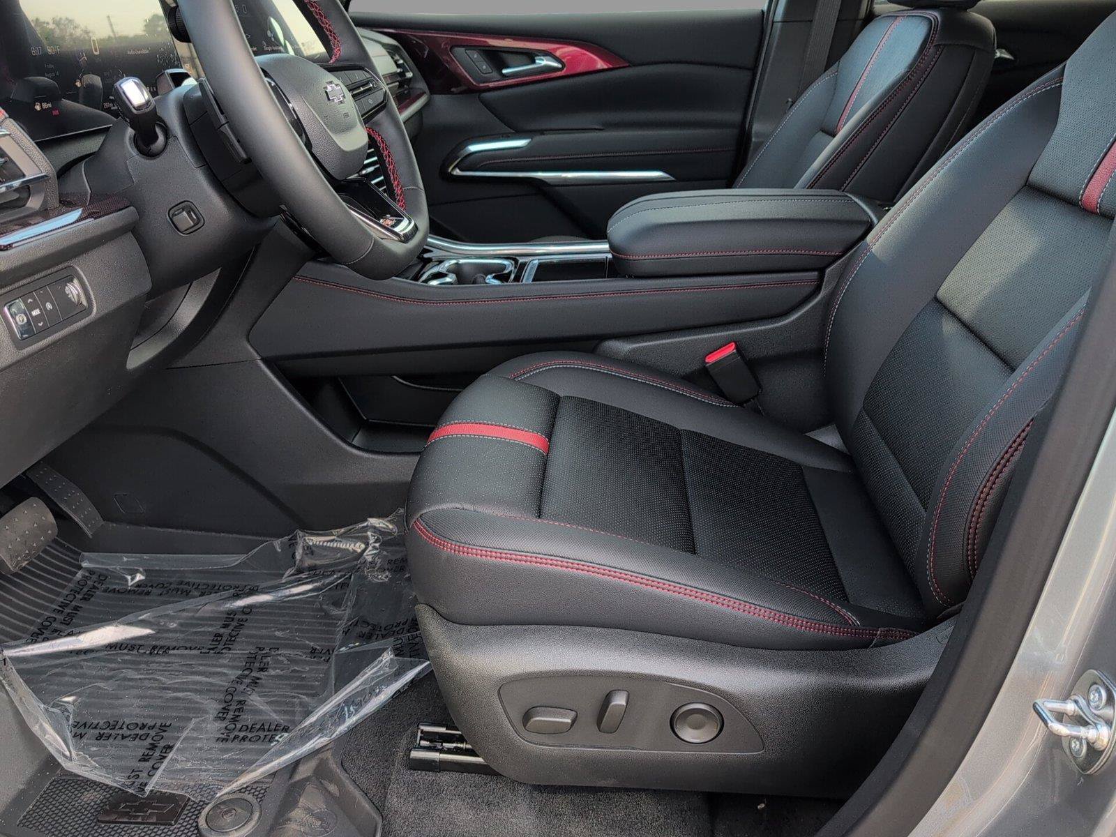 New 2026 Chevrolet Traverse RS w/ LPO, Floor Liner Package FWD image 11