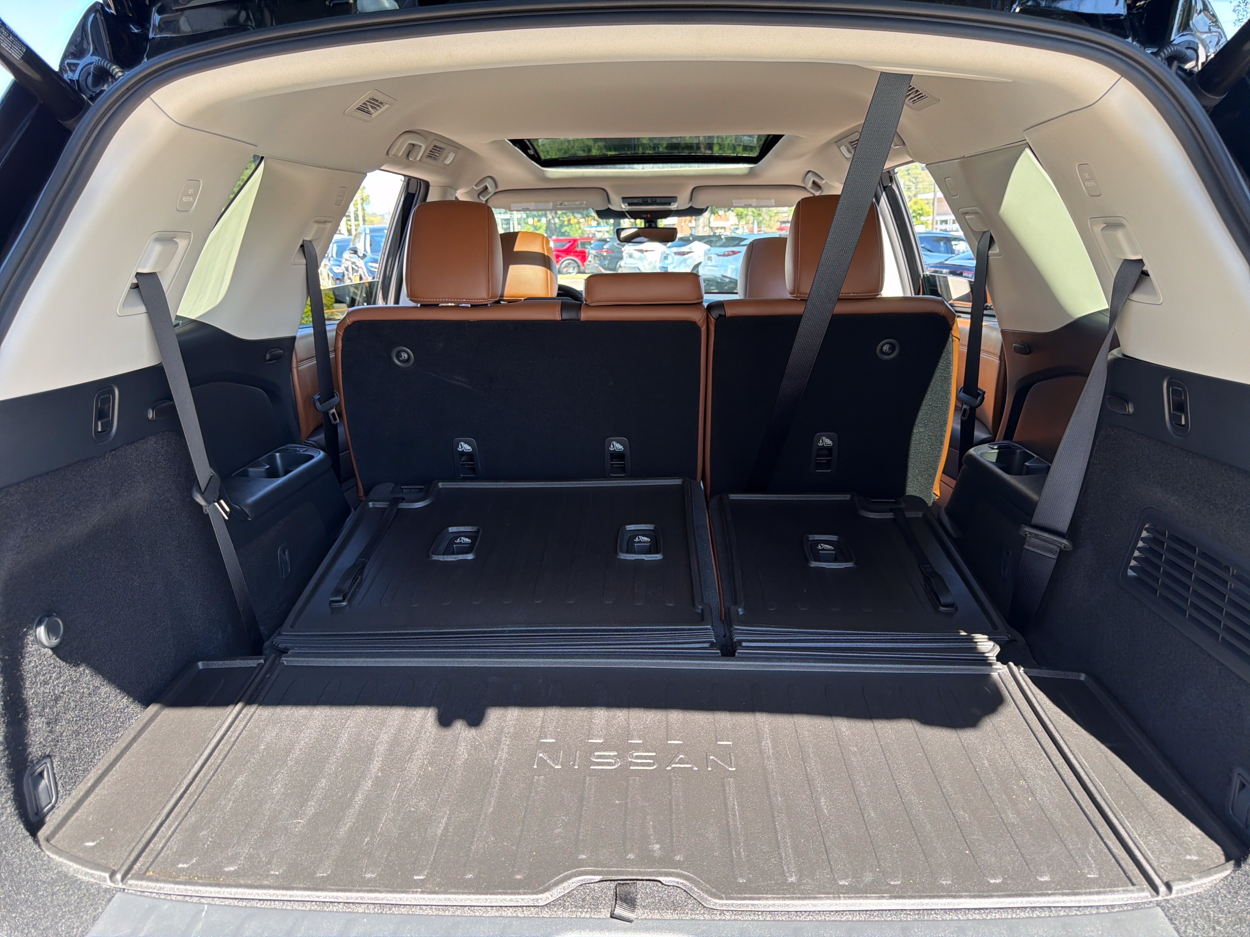 Used 2025 Nissan Pathfinder Platinum w/ Cargo Package FWD image 34
