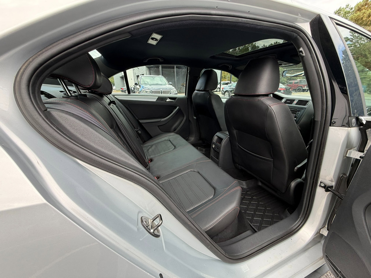 Used 2013 Volkswagen Jetta GLI Autobahn image 12