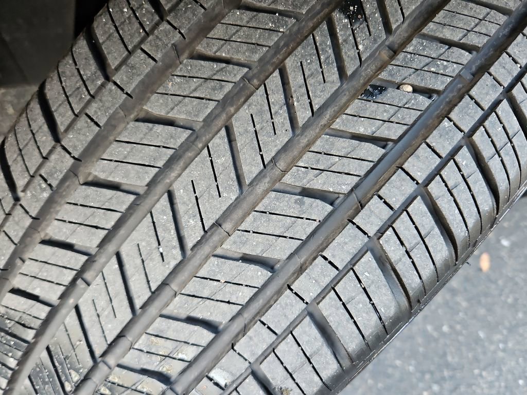 Used 2024 Volkswagen Taos SE image 36