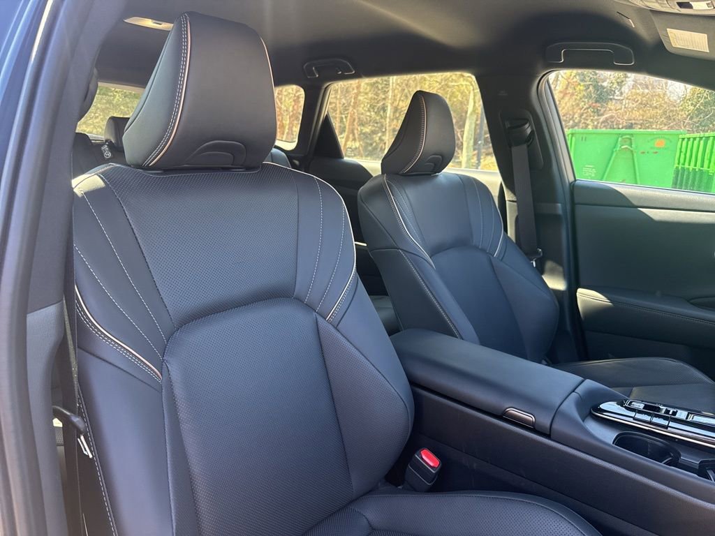 Used 2025 Toyota Crown Signia XLE image 34