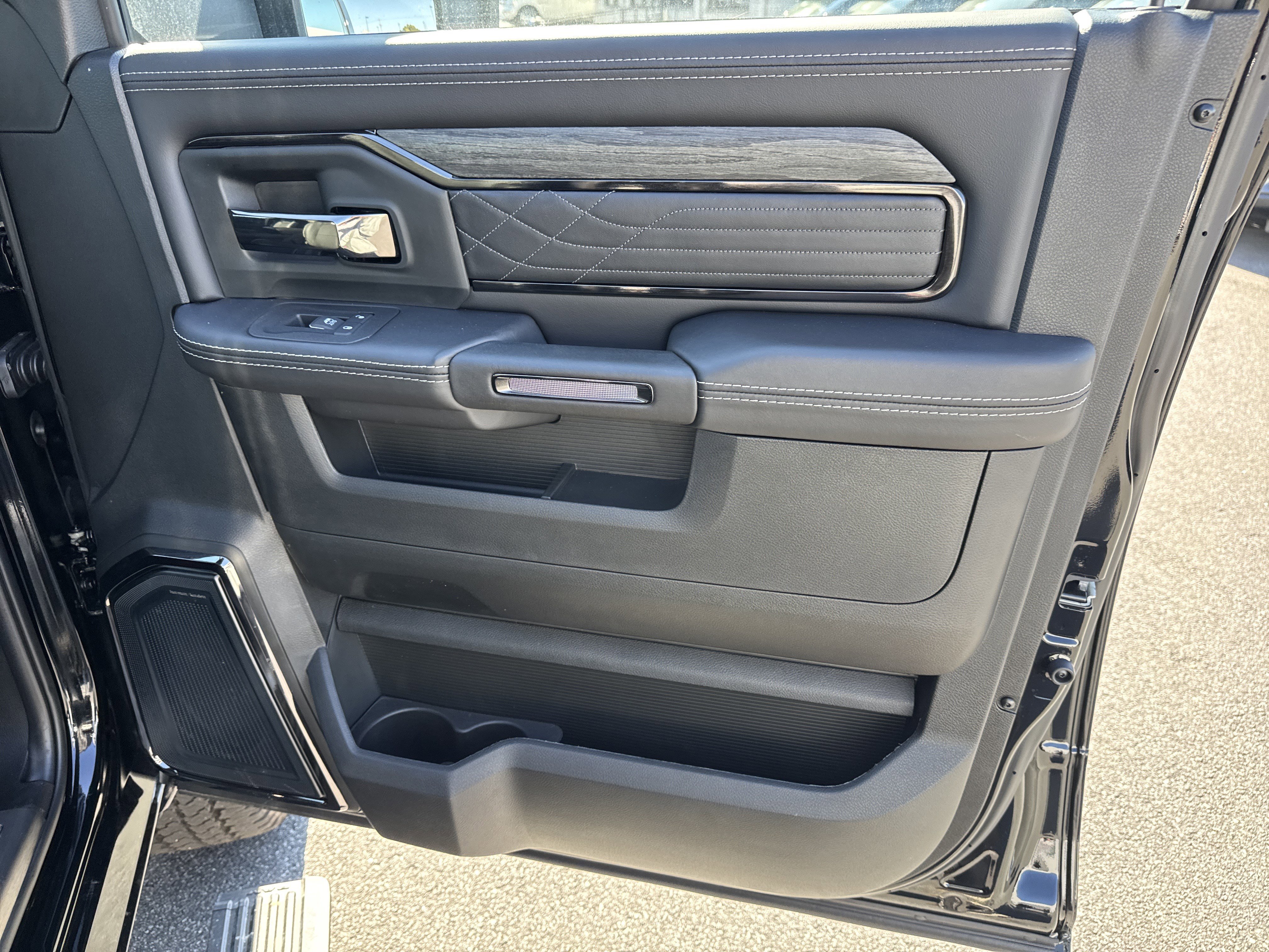 Used 2025 RAM 2500 Limited image 19