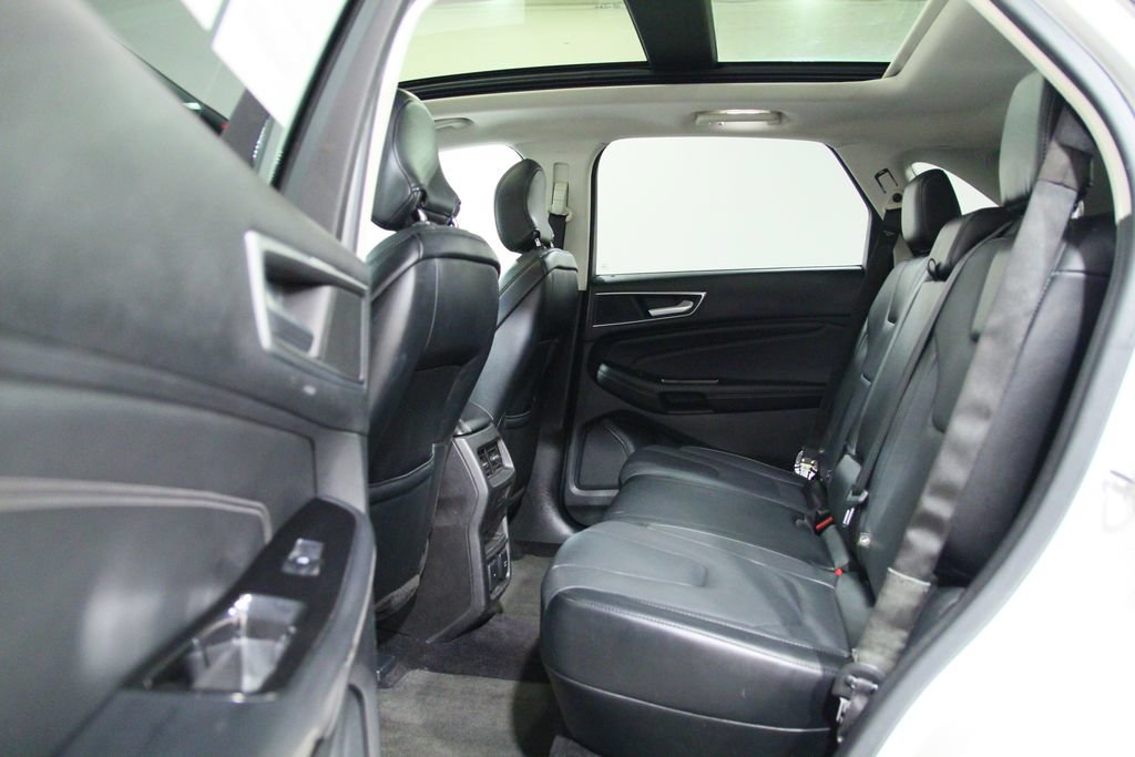 Used 2015 Ford Edge Titanium w/ Equipment Group 302A AWD/4WD image 28