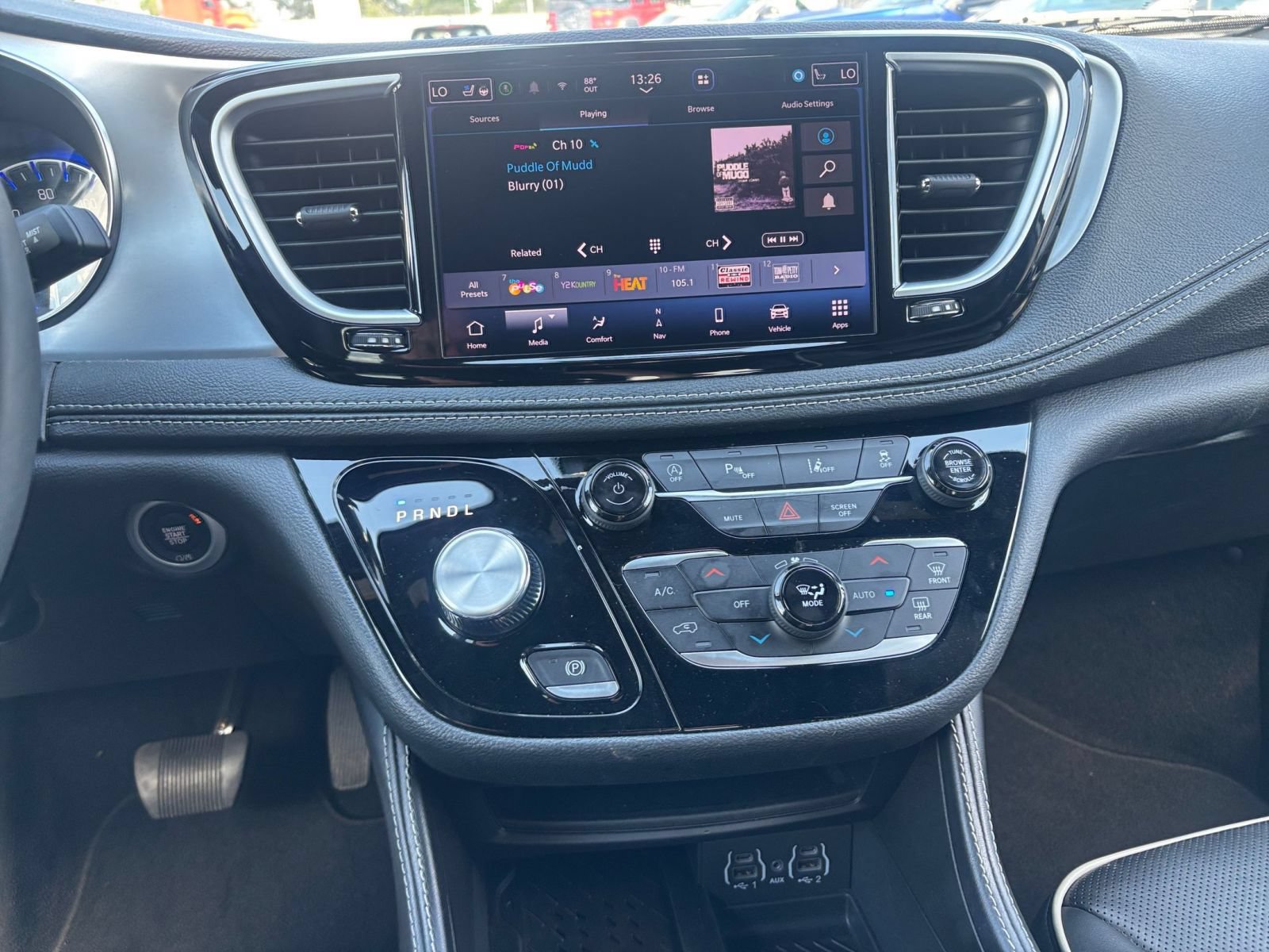 Used 2025 Chrysler Pacifica Limited FWD image 16