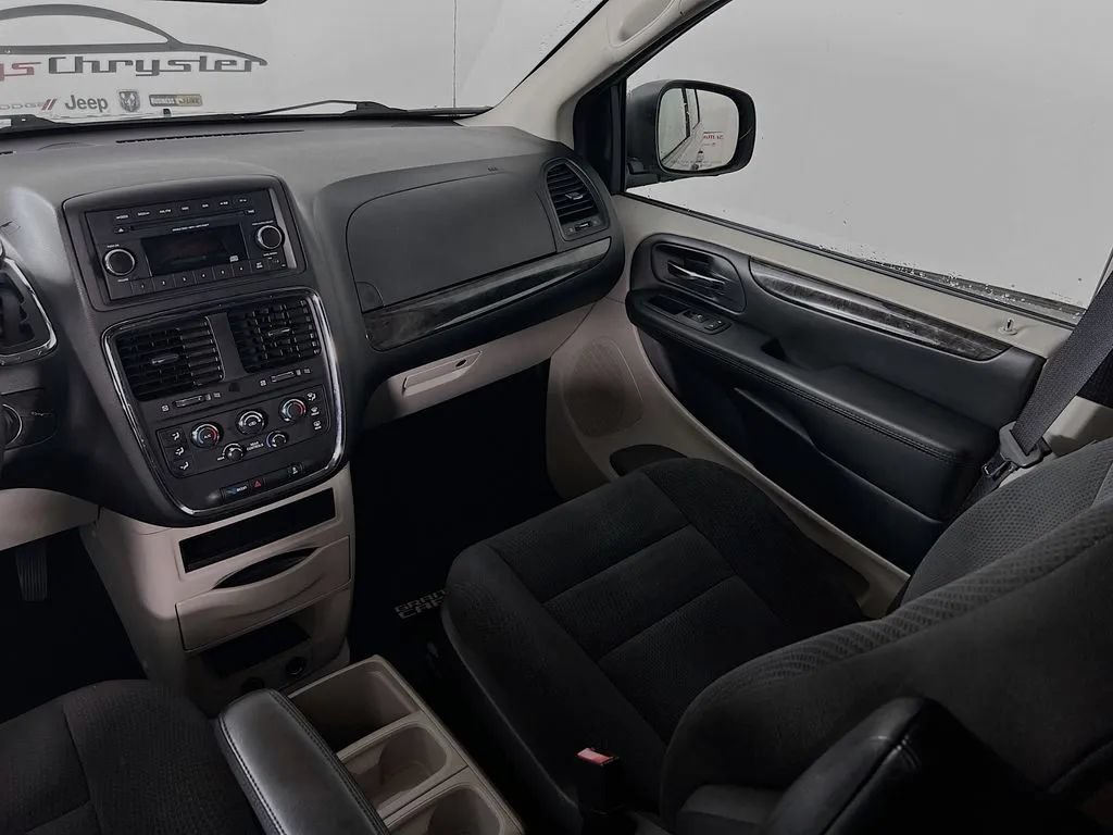 Used 2016 Dodge Grand Caravan SE w/ Quick Order Package 29E SE FWD image 21
