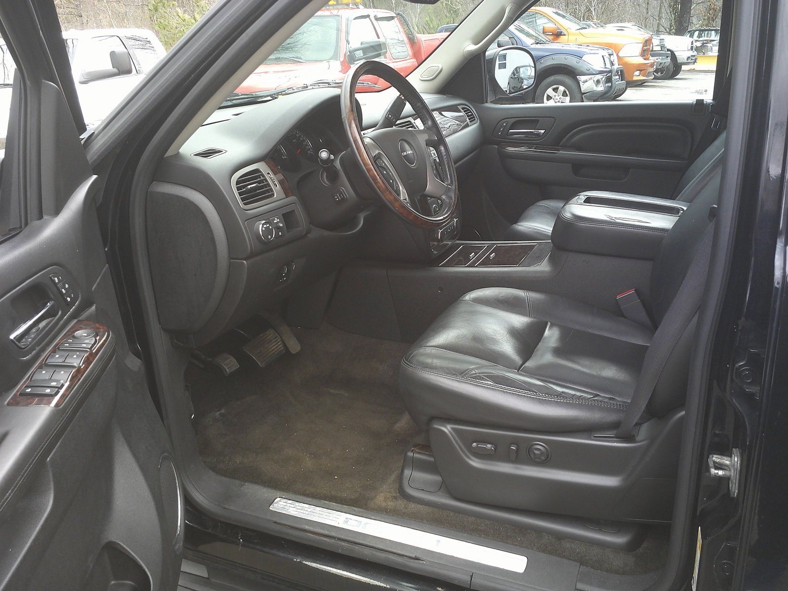 Used 2011 GMC Yukon Denali image 15