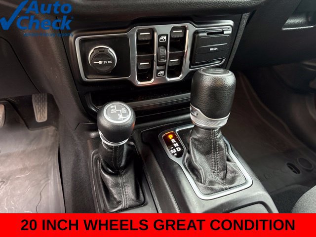 Used 2024 Jeep Wrangler Unlimited w/ Convenience Group AWD/4WD image 9