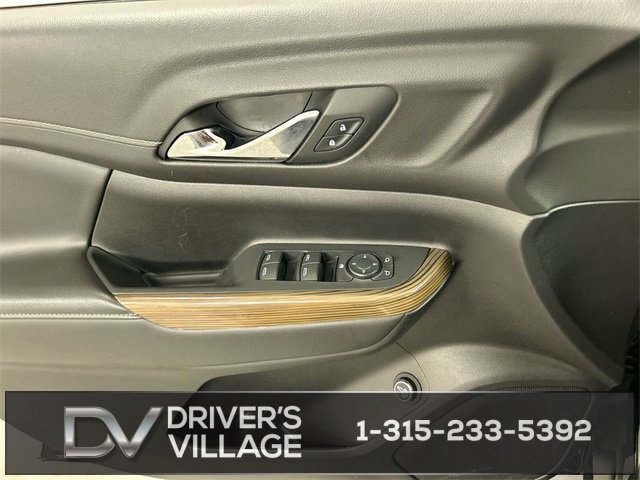 Used 2023 GMC Acadia SLE w/ Driver Convenience Package image 11