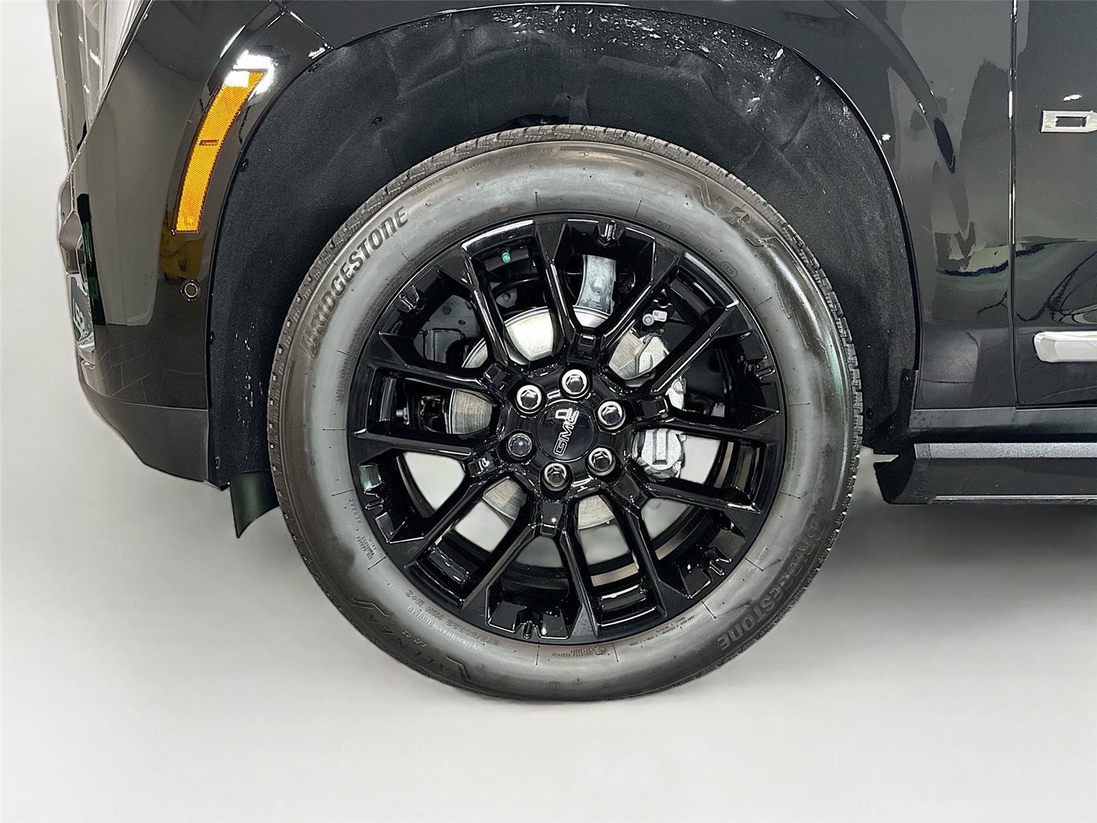 Used 2026 GMC Yukon Denali w/ Sun & Power Step Package AWD/4WD image 32