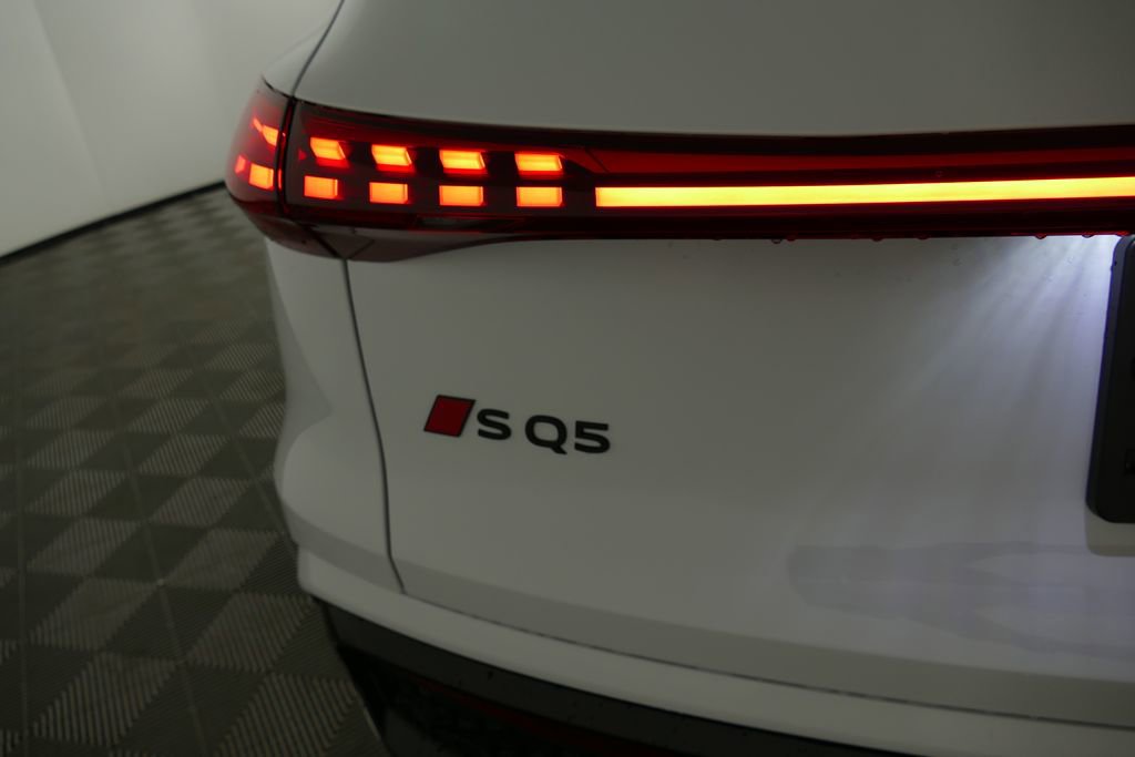 New 2026 Audi SQ5 Premium Plus image 2