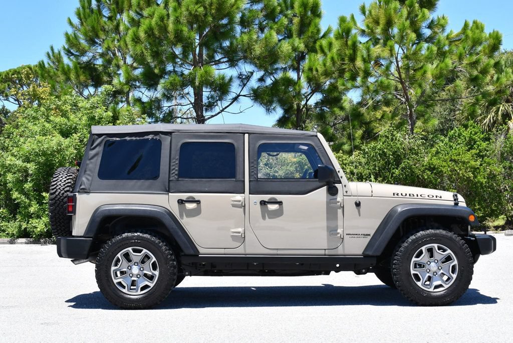 Used 2018 Jeep Wrangler Unlimited Rubicon w/ Connectivity Group AWD/4WD image 7