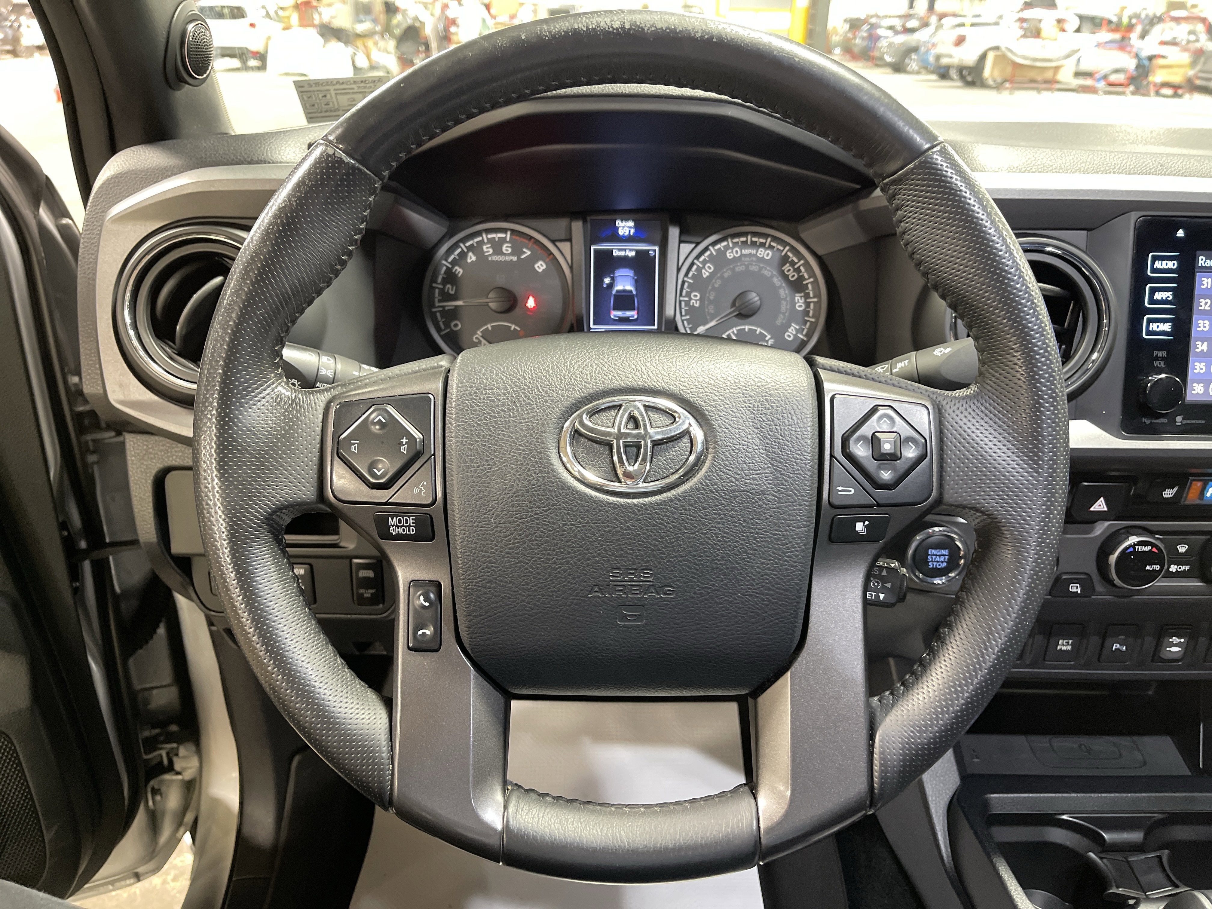 Used 2016 Toyota Tacoma TRD Off-Road image 19
