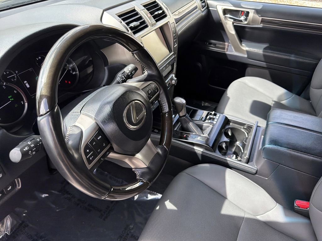 Used 2021 Lexus GX 460 Premium w/ Premium Package image 11