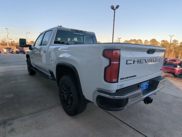 Used 2025 Chevrolet Silverado 2500 LTZ w/ LTZ Premium Package AWD/4WD image 5