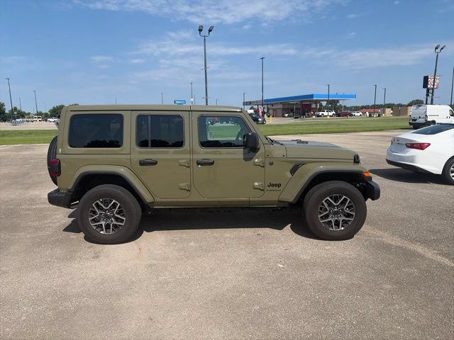 Used 2026 Jeep Wrangler Unlimited Sahara AWD/4WD image 7