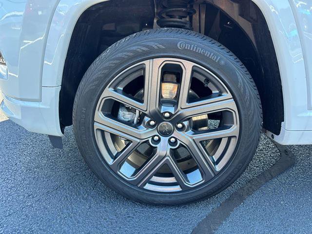Certified 2025 Jeep Compass Limited w/ Driver Assist Group I AWD/4WD image 9
