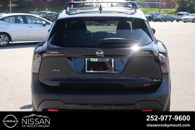 New 2025 Nissan Kicks SR FWD image 6
