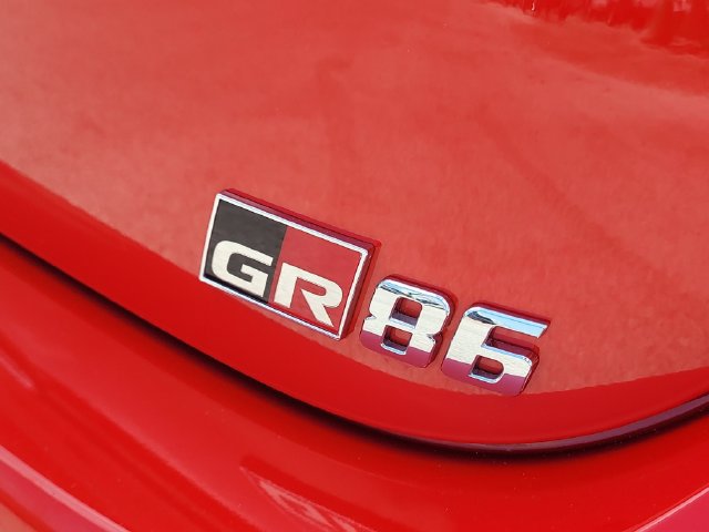 Used 2022 Toyota GR86 Premium RWD image 9