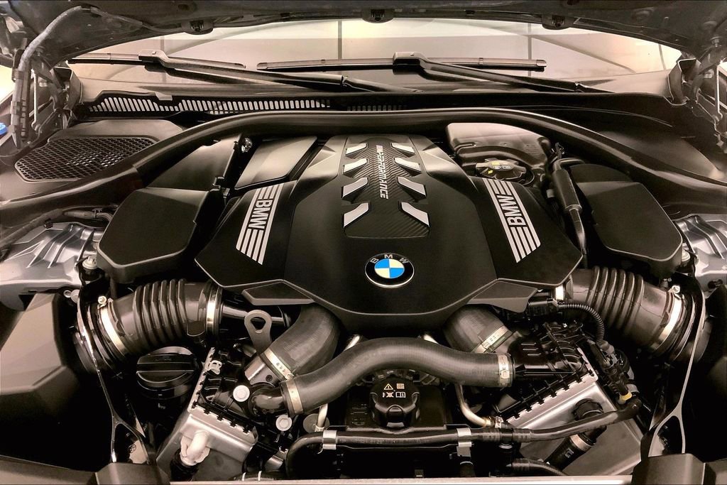 Certified 2023 BMW M550i xDrive w/ Executive Package AWD/4WD image 9
