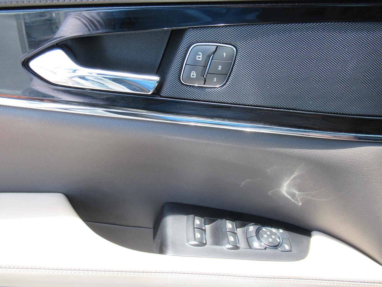 Used 2022 Lincoln Nautilus FWD w/ Premium Package image 20