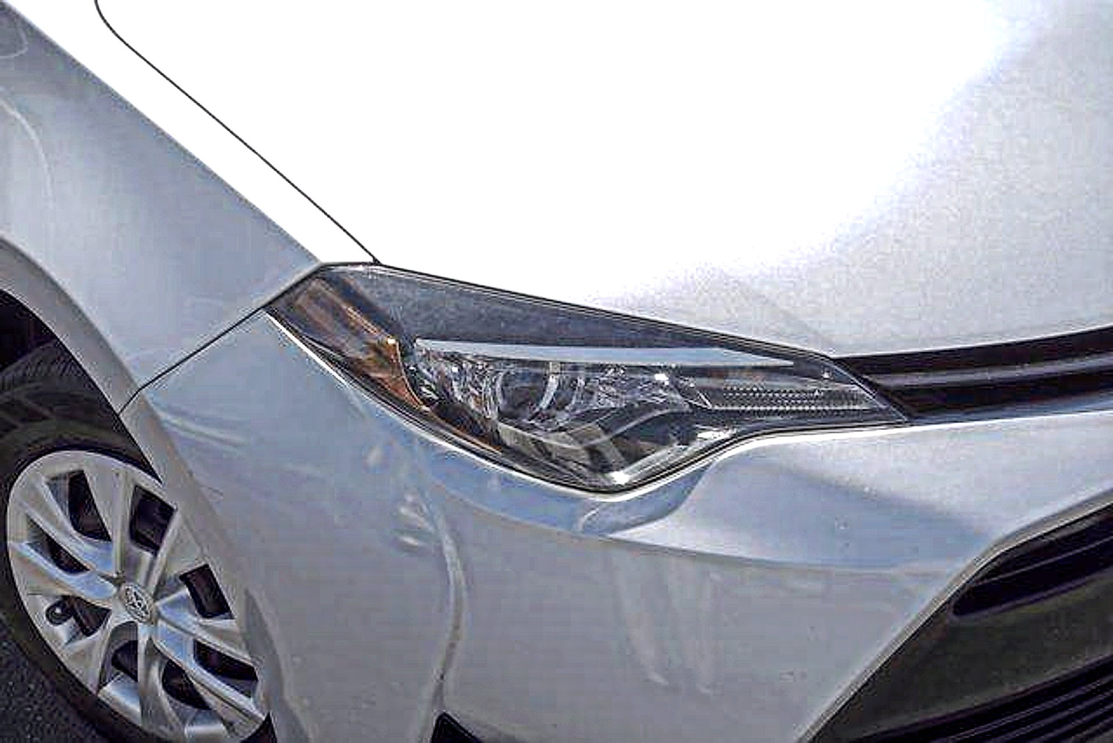 Used 2017 Toyota Corolla L FWD image 2