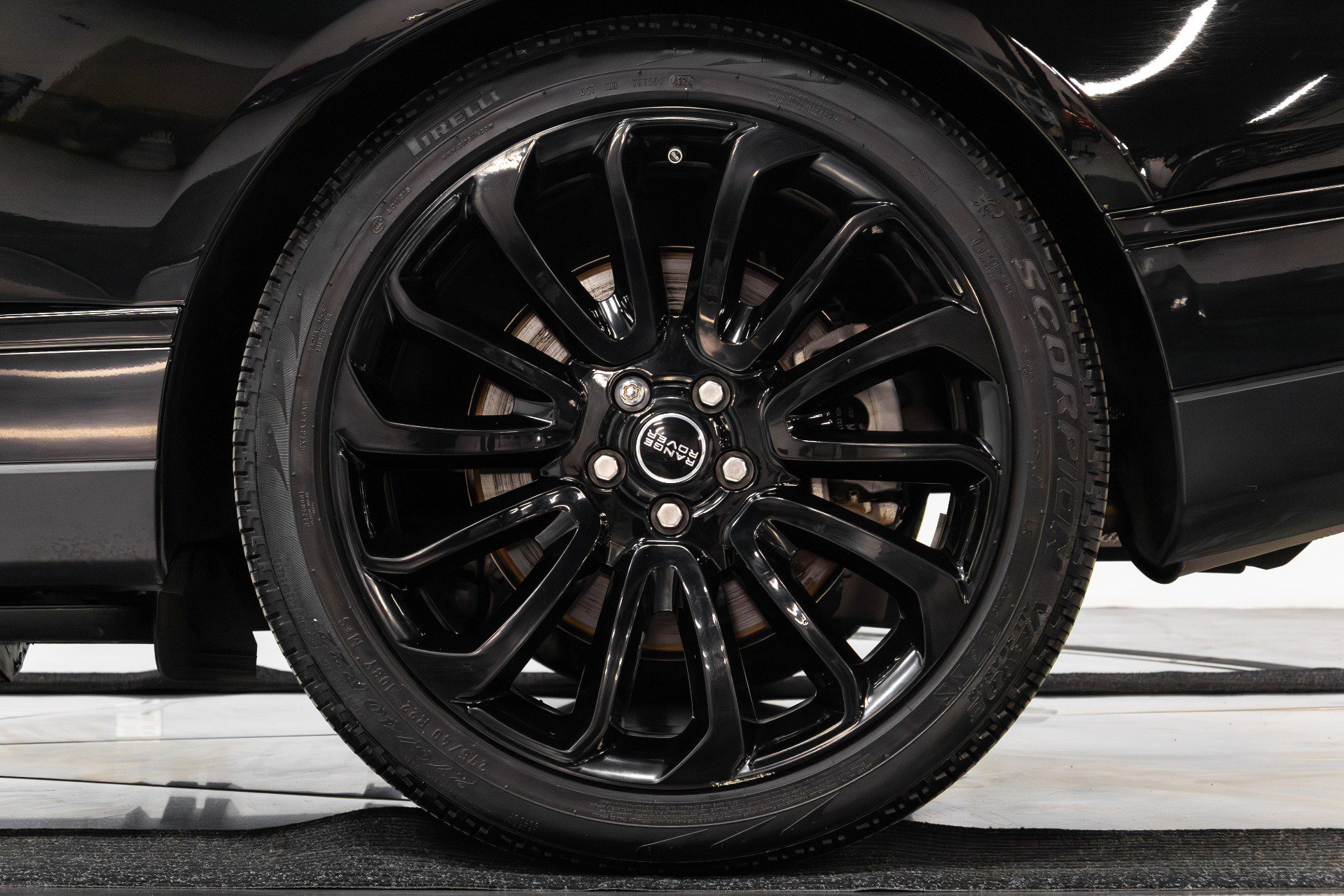 Used 2022 Land Rover Range Rover Autobiography image 30