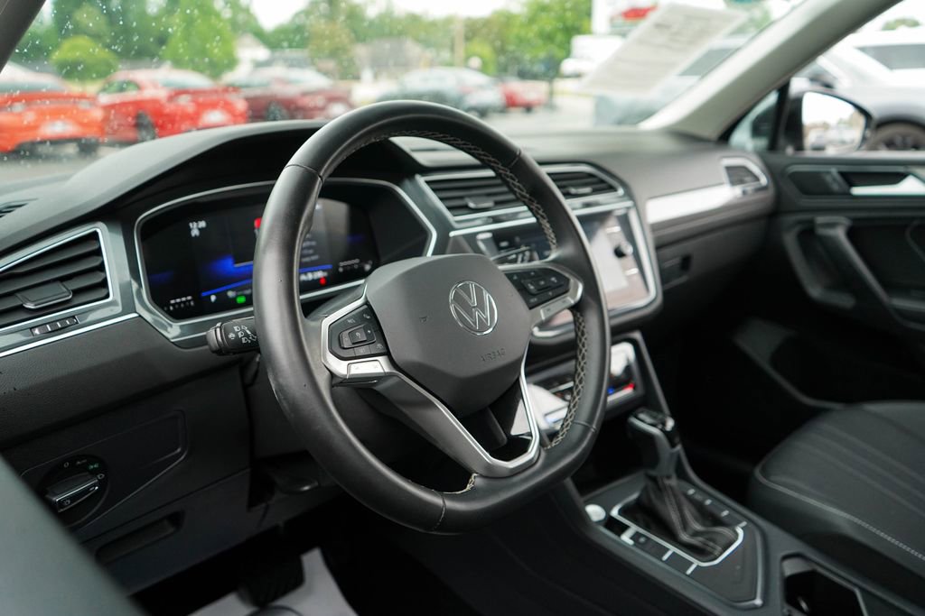 Used 2024 Volkswagen Tiguan SE FWD image 5