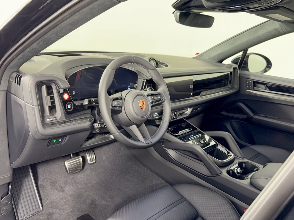 New 2026 Porsche Cayenne GTS AWD/4WD image 4