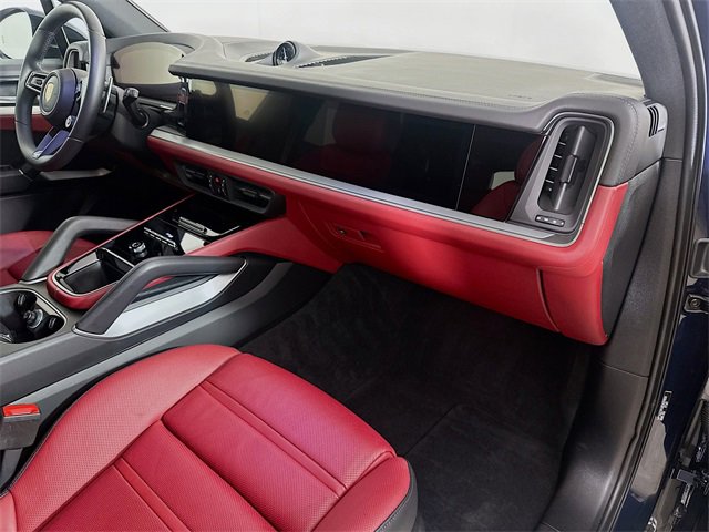 Used 2024 Porsche Cayenne w/ Sport Chrono Package image 37