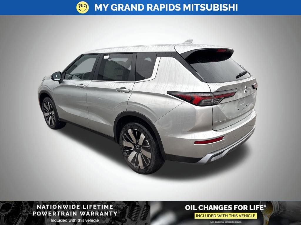 New 2026 Mitsubishi Outlander SE image 6