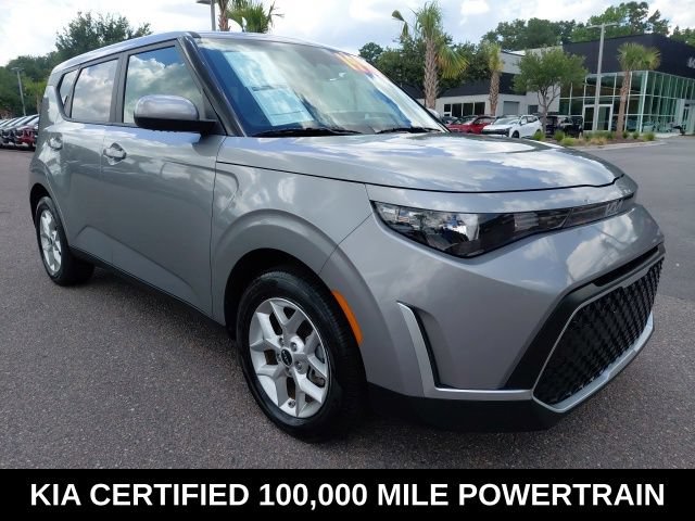 Certified 2025 Kia Soul LX w/ LX Technology Package FWD image 3