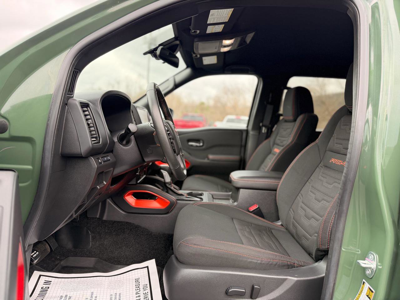 Used 2024 Nissan Frontier PRO-4X w/ Technology Package AWD/4WD image 13