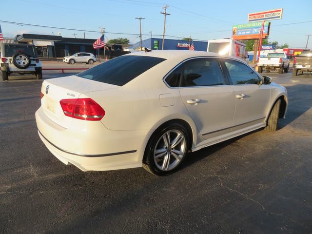 Used 2015 Volkswagen Passat 3.6 SEL Premium FWD image 5