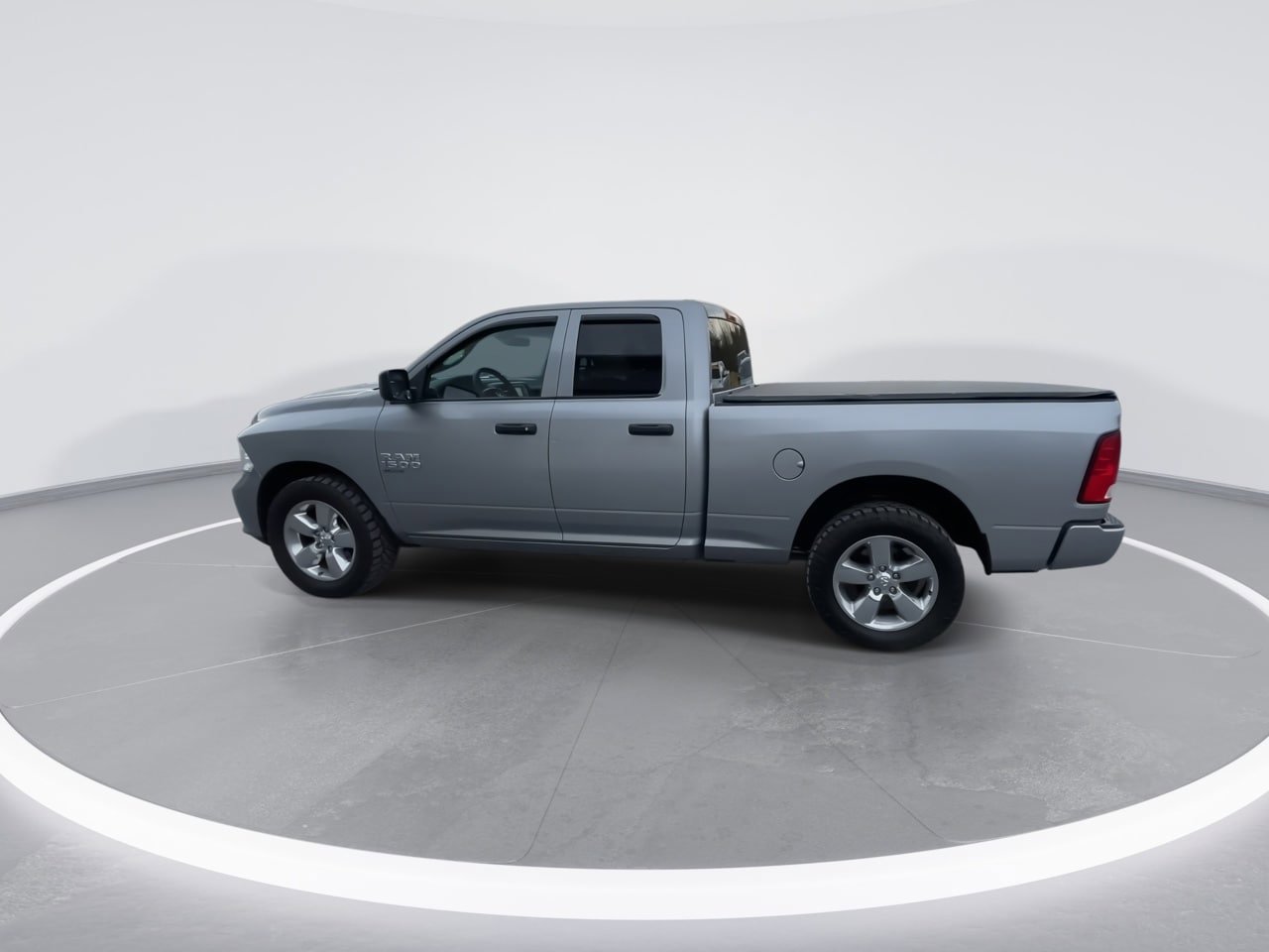 Used 2019 RAM 1500 Express w/ Express Value Package AWD/4WD image 11