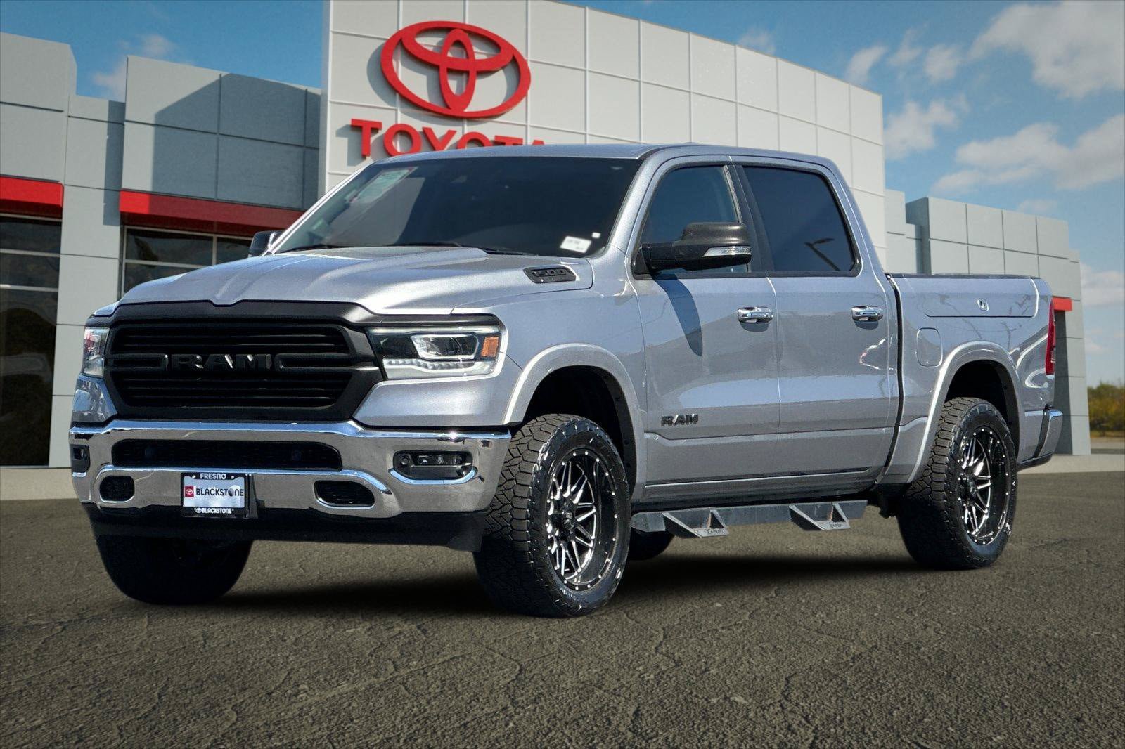 Used 2022 RAM 1500 Laramie AWD/4WD image 7