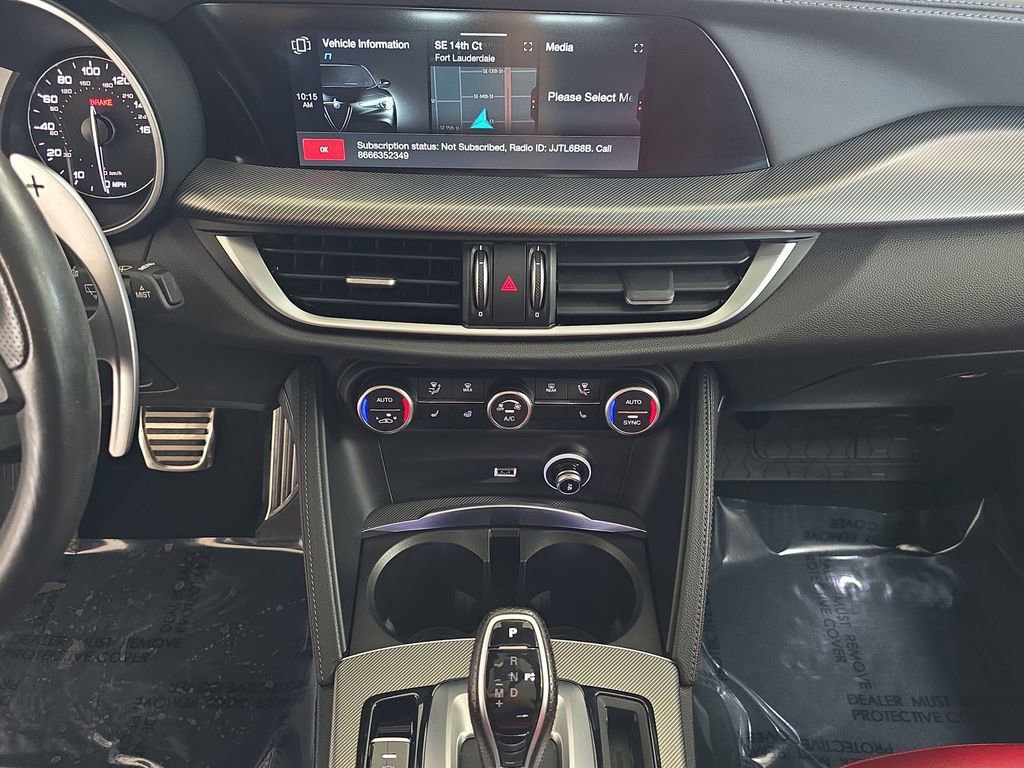 Used 2022 Alfa Romeo Stelvio Veloce AWD/4WD image 23