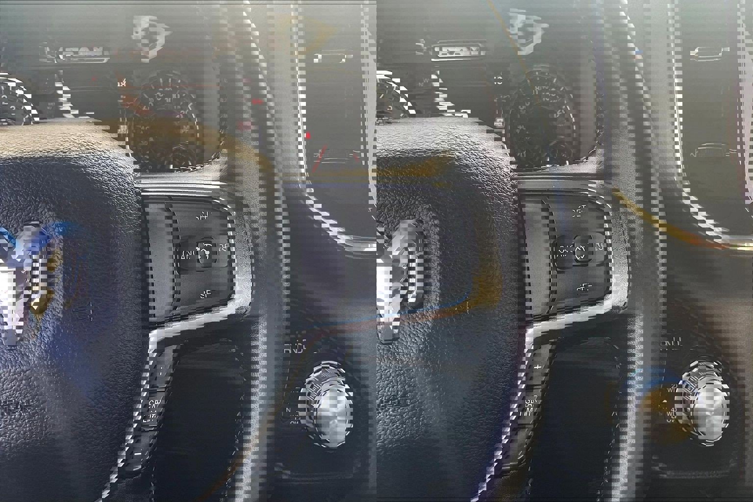 Used 2022 RAM 1500 Laramie AWD/4WD image 24