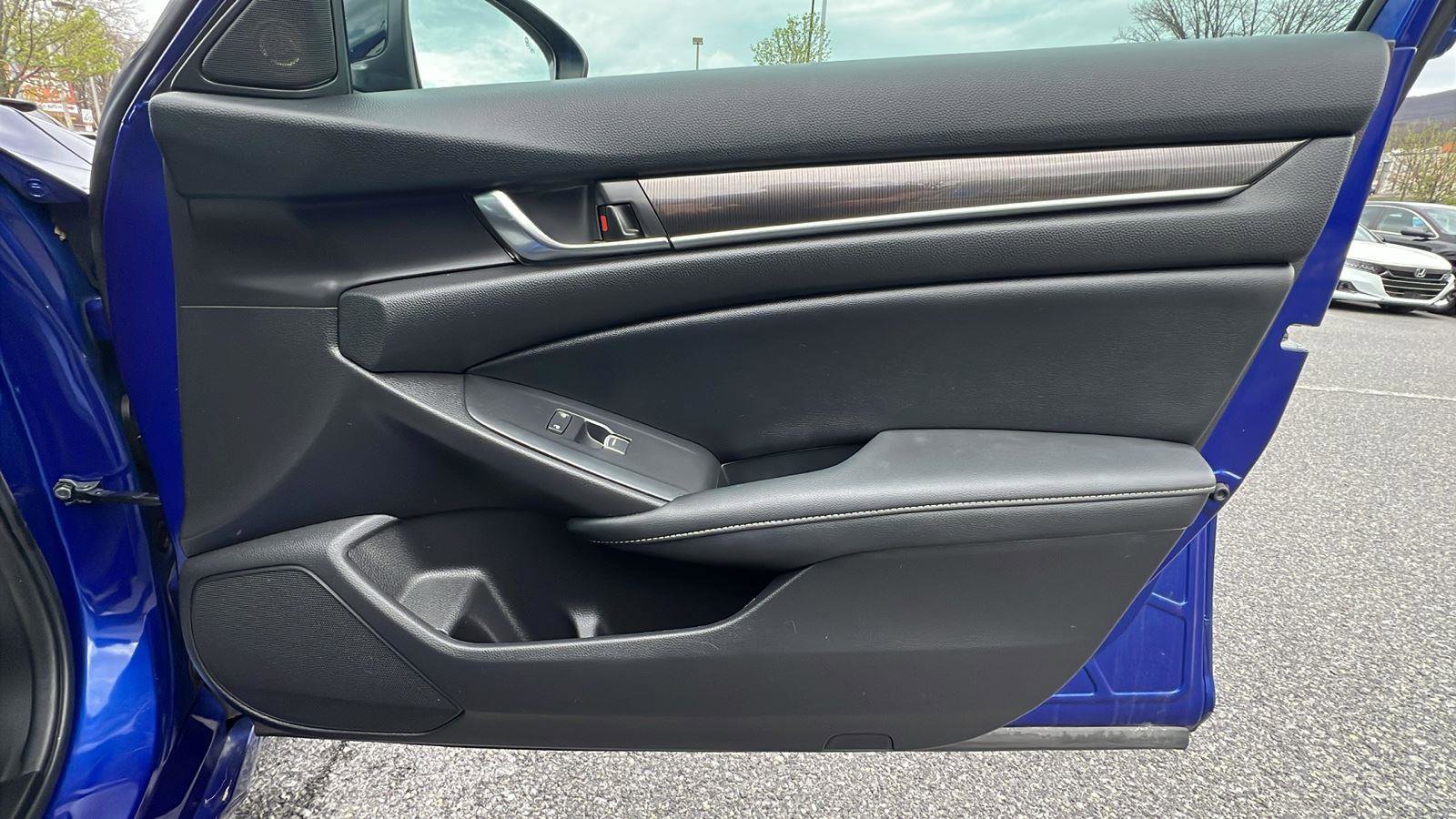Used 2022 Honda Accord Sport image 12