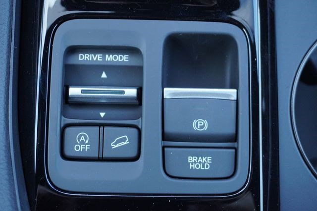 Used 2025 Honda Pilot TrailSport image 12