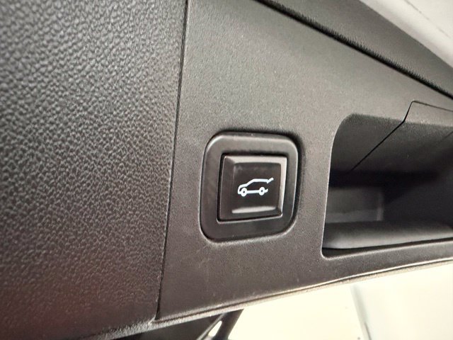 Used 2020 Cadillac XT5 Premium Luxury AWD/4WD image 32