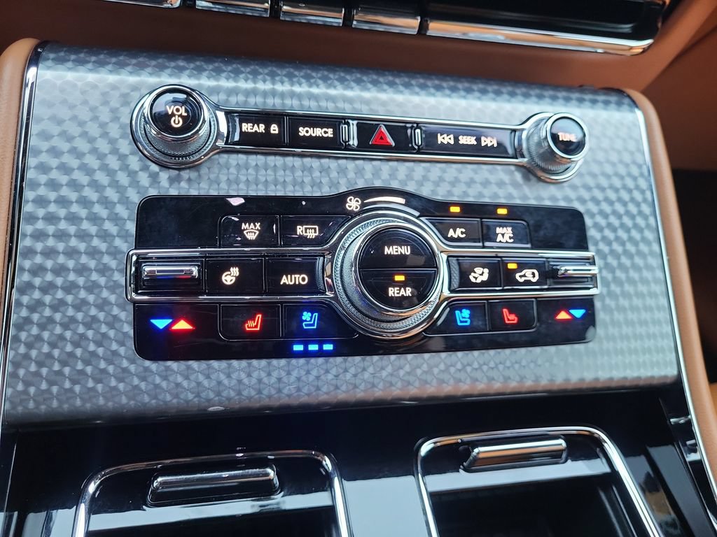 Used 2023 Lincoln Aviator Black Label Grand Touring AWD/4WD image 30