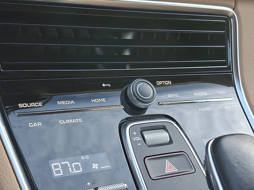 Used 2022 Porsche Panamera 4 image 14