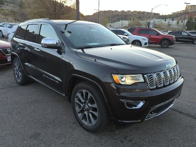 Used 2017 Jeep Grand Cherokee Overland image 2